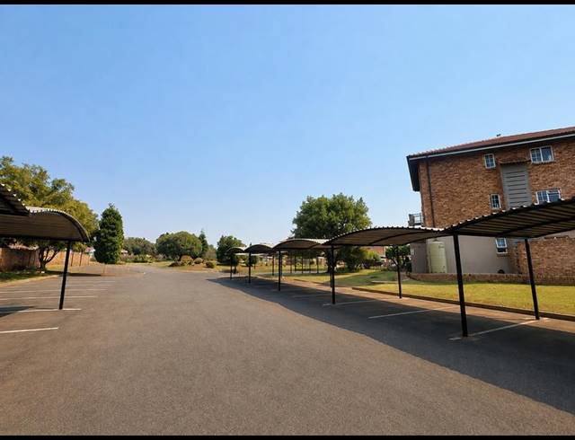 2 BEDROOM APARTMENT FOR SALE IN HEUWELOORD